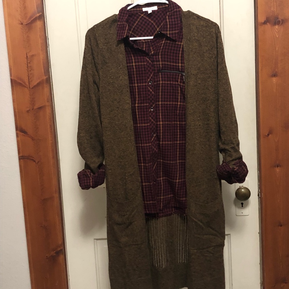 Maurices plaid button down with zipper detail - Picture 3 of 3
